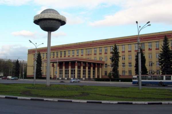 В Воронеже напали на секретаря ВГУ, которая несла зарплату преподавателям В Воронеже напали на секретаря ВГУ, которая несла зарплату преподавателям