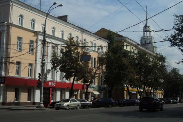 В Воронеже запретят парковку на Плехановской, а для общественного транспорта там выделят отдельные полосы В Воронеже запретят парковку на Плехановской, а для общественного транспорта там выделят отдельные полосы