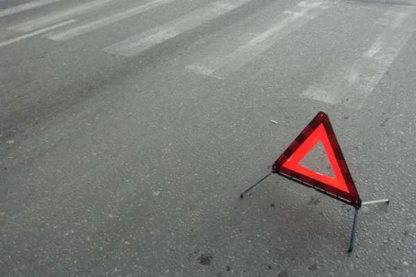Под Воронежем на пешехода по очереди наехали два автомобиля Под Воронежем на пешехода по очереди наехали два автомобиля