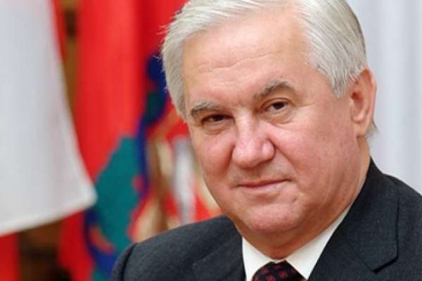 Алексей Гордеев досрочно освободил Владимира Кулакова от полномочий сенатора Алексей Гордеев досрочно освободил Владимира Кулакова от полномочий сенатора