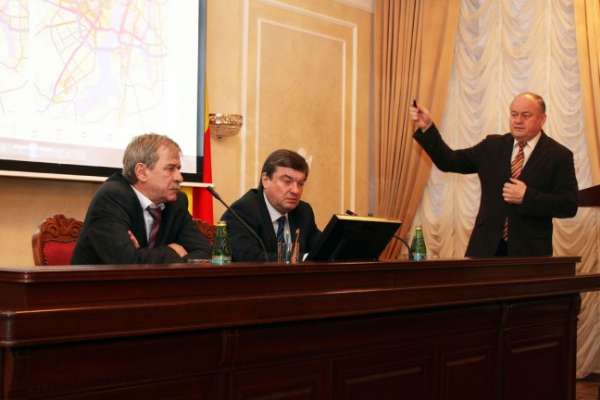 В Воронеже продолжают развивать транспортную инфраструктуру В Воронеже продолжают развивать транспортную инфраструктуру