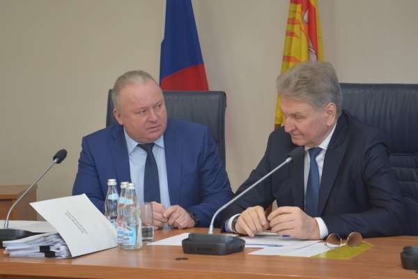 Депутаты воронежской гордумы вместе с мэрией определят судьбу платных городских парковок Депутаты воронежской гордумы вместе с мэрией определят судьбу платных городских парковок
