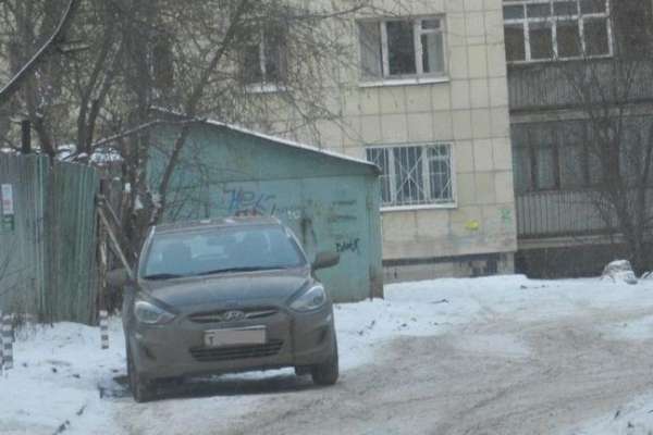 Неплатежи управляющей компании угрожают захламлению почти 150-ти воронежских дворов Неплатежи управляющей компании угрожают захламлению почти 150-ти воронежских дворов