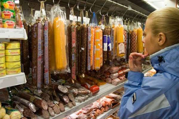 Почему воронежские гипермаркеты не утилизируют испорченные продукты?