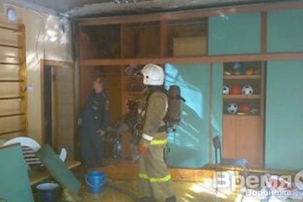 В Воронеже из-за пожара эвакуировали детский сад В Воронеже из-за пожара эвакуировали детский сад