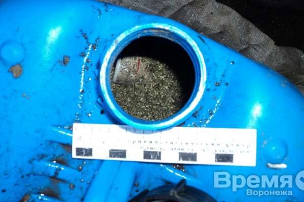 Под Воронежем пенсионер хранил наркотики в 50-литровой бочке Под Воронежем пенсионер хранил наркотики в 50-литровой бочке