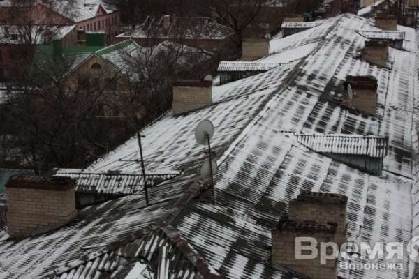 Дом с тарелкой на крыше