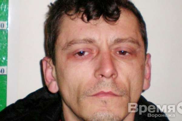 Полицейские ищут воронежца, выкравшего школьницу у родителей Полицейские ищут воронежца, выкравшего школьницу у родителей