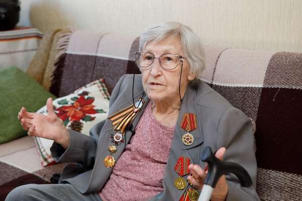 Владимир Нетесов поздравил с наступающим Днем Победы ветерана ВОВ Дию Крылову Владимир Нетесов поздравил с наступающим Днем Победы ветерана ВОВ Дию Крылову