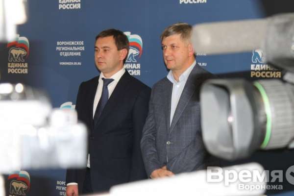 После официального назначения мэром Воронежа Александр Гусев своим первым замом сделает Сергея Крючкова После официального назначения мэром Воронежа Александр Гусев своим первым замом сделает Сергея Крючкова