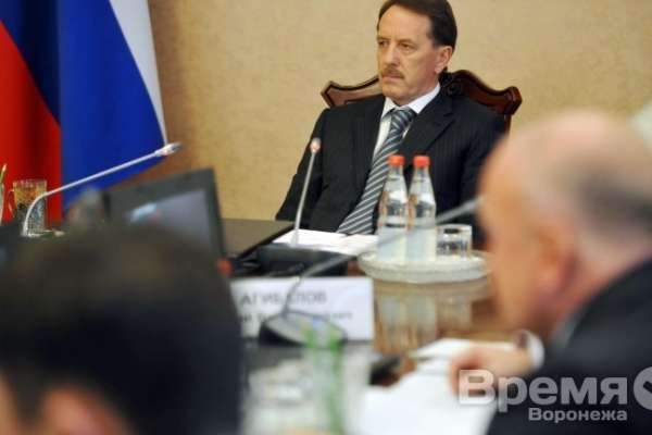 Губернатор Алексей Гордеев взял руководство Воронежем на себя Губернатор Алексей Гордеев взял руководство Воронежем на себя