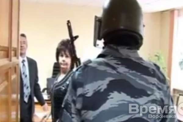 В сети появилось видео обысков в мэрии Воронежа по делу о хищении 30 млн рублей В сети появилось видео обысков в мэрии Воронежа по делу о хищении 30 млн рублей