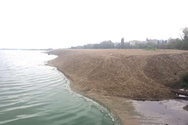Мэр поручил исключить строительство многоэтажек на Петровской набережной Воронежа Мэр поручил исключить строительство многоэтажек на Петровской набережной Воронежа
