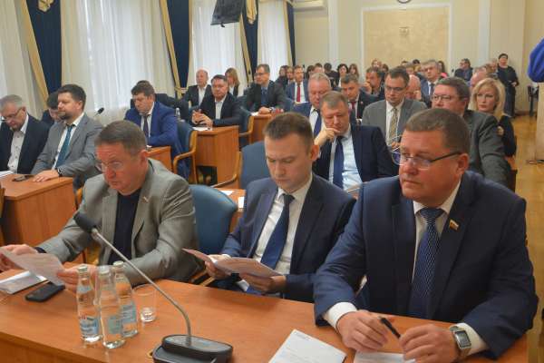 «Образовательный центр», новые правила благоустройства и конкурс на пост мэра Воронежа утвердили депутаты гордумы «Образовательный центр», новые правила благоустройства и конкурс на пост мэра Воронежа утвердили депутаты гордумы
