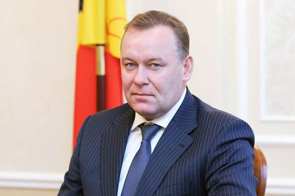 Губернатор передал благодарность чиновнику из Воронежа через мэра 