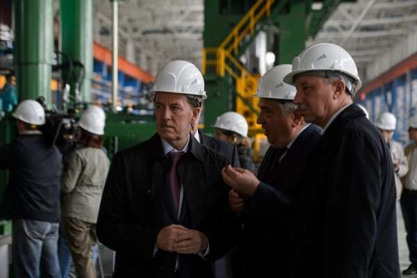 Владимир Путин назначил экс-губернатора Воронежской области полпредом в ЦФО Владимир Путин назначил экс-губернатора Воронежской области полпредом в ЦФО