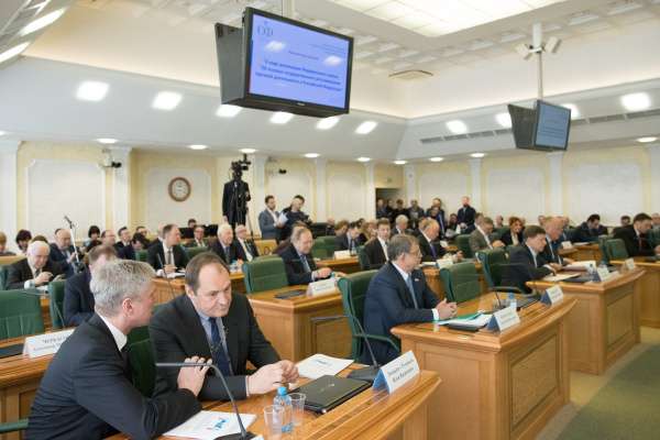 Воронежский депутат выступил против всемогущих торговых сетей Воронежский депутат выступил против всемогущих торговых сетей