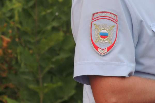 В Воронеже за взятки арестовали двоих полицейских