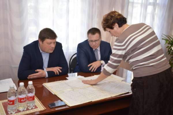Депутаты команды ДСК выслушали жалобы жителей пригорода Воронежа Депутаты команды ДСК выслушали жалобы жителей пригорода Воронежа