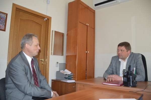 Владимир Свиридов: «Мы всегда готовы помочь попавшим в трудную ситуацию воронежцам» Владимир Свиридов: «Мы всегда готовы помочь попавшим в трудную ситуацию воронежцам»