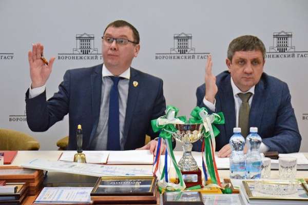 В Воронеже ректора ВГТУ отправили под стражу до 28 апреля В Воронеже ректора ВГТУ отправили под стражу до 28 апреля