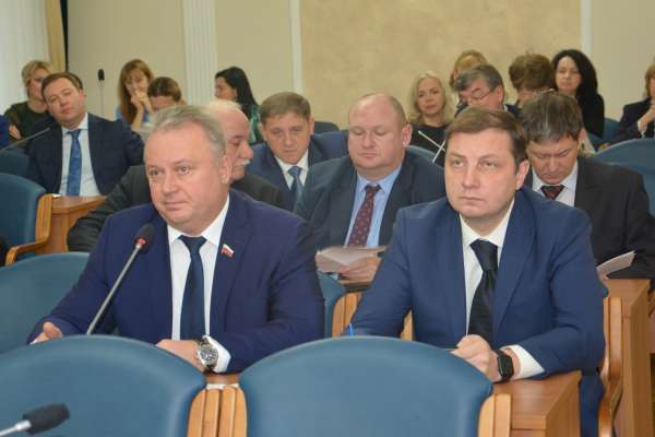 КПРФ оспаривает итоги воронежских выборов на участках Крутских и Черкасова КПРФ оспаривает итоги воронежских выборов на участках Крутских и Черкасова