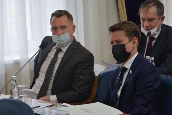 КПРФ и эсеры отказались поддержать рост платы за коммуналку в Воронеже КПРФ и эсеры отказались поддержать рост платы за коммуналку в Воронеже