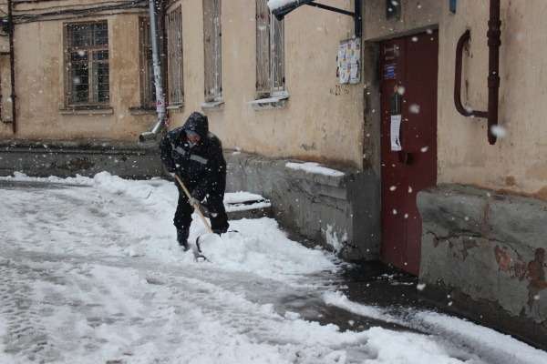 В Воронеже трое дворников-симулянтов грозятся устроить «бунт» В Воронеже трое дворников-симулянтов грозятся устроить «бунт»