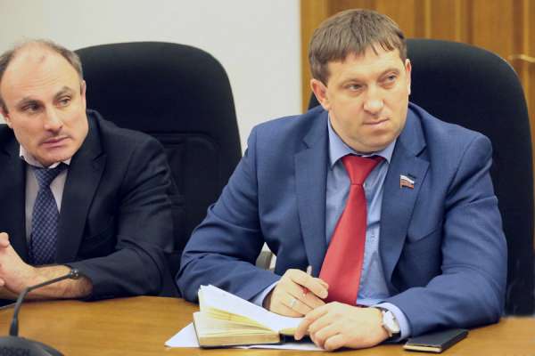 Закон, инициированный единороссами, может сыграть на руку воронежским коммунистам Закон, инициированный единороссами, может сыграть на руку воронежским коммунистам