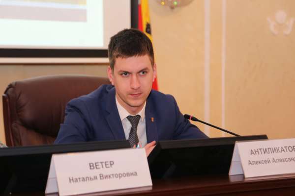 Воронежский вице-мэр Алексей Антиликаторов покидает пост Воронежский вице-мэр Алексей Антиликаторов покидает пост