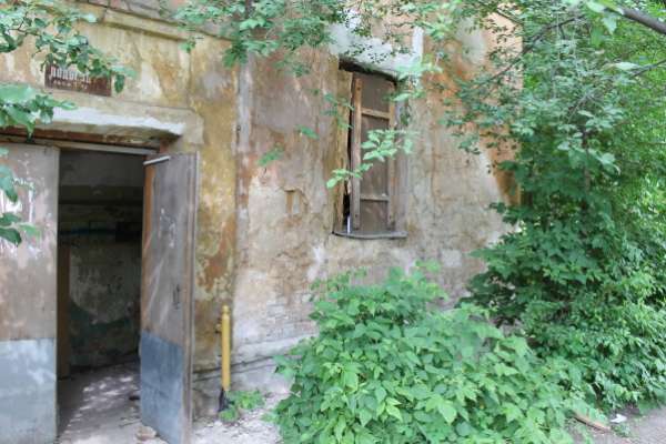 Жителям воронежской разваленной двухэтажки предложили подождать инвестора Жителям воронежской разваленной двухэтажки предложили подождать инвестора