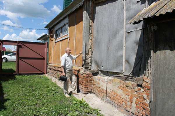 Воронежскому ветерану сделали ремонт «для галочки» Воронежскому ветерану сделали ремонт «для галочки»