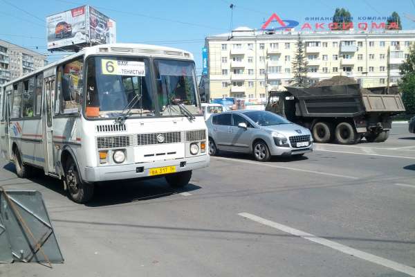 Воронежские власти проиграли гонку маршруткам Воронежские власти проиграли гонку маршруткам