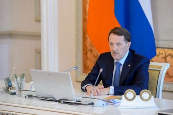 Губернатор воронежским депутатам: «Мы с вами сидим на шее у предпринимателей» Губернатор воронежским депутатам: «Мы с вами сидим на шее у предпринимателей»