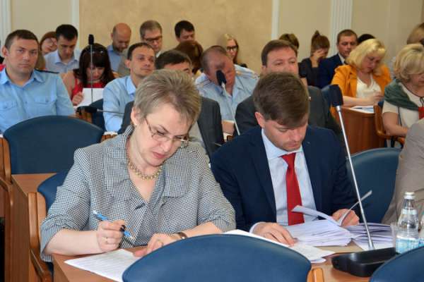 Воронежские депутаты не стали портить себе настроение перед каникулами Воронежские депутаты не стали портить себе настроение перед каникулами
