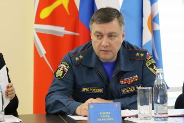 Экс-глава воронежского МЧС Игорь Кобзев стал заместителем министра Экс-глава воронежского МЧС Игорь Кобзев стал заместителем министра