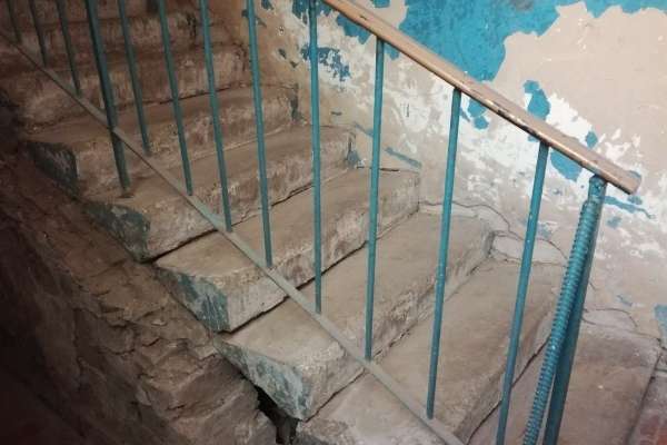 Воронежская многоэтажка продолжает разваливаться на части Воронежская многоэтажка продолжает разваливаться на части