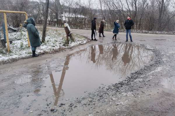Канализационный потоп смыл дорогу в воронежском селе Канализационный потоп смыл дорогу в воронежском селе