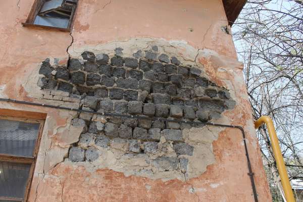 Следователи вмешались в историю с ветхим общежитием для глухонемых в Воронеже Следователи вмешались в историю с ветхим общежитием для глухонемых в Воронеже