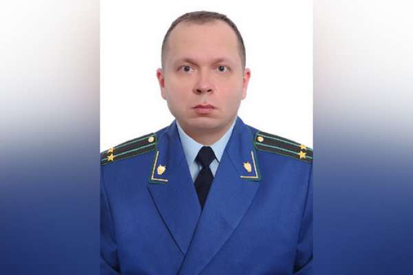 Бывший прокурор Семилукского района Вадим Смирнов находится в розыске по уголовным делам Бывший прокурор Семилукского района Вадим Смирнов находится в розыске по уголовным делам