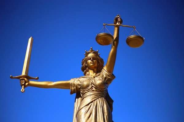 В Воронеже до суда дошло дело адвоката о крупных денежных аферах В Воронеже до суда дошло дело адвоката о крупных денежных аферах