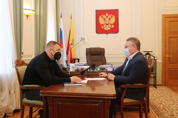 Глава Воронежа обсудил с депутатом госдумы судьбу спортобъекта в Краснолесном Глава Воронежа обсудил с депутатом госдумы судьбу спортобъекта в Краснолесном