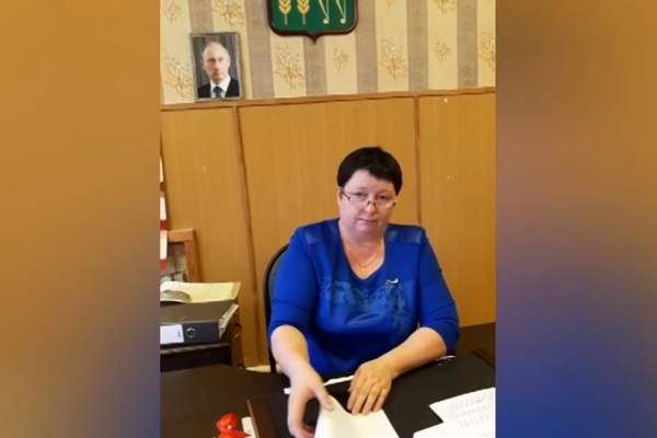 Подозреваемая в присвоении крупного участка глава села в Воронежской области сложила полномочия Подозреваемая в присвоении крупного участка глава села в Воронежской области сложила полномочия