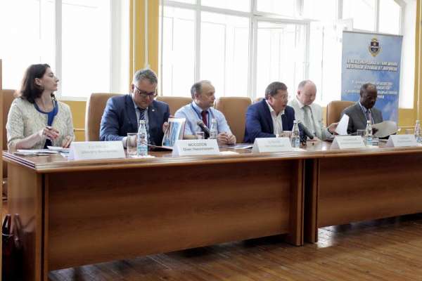 В Воронежском госуниверситете обсудят права человека В Воронежском госуниверситете обсудят права человека