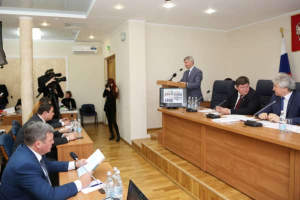 Воронежский мэр ответил депутатам за все Воронежский мэр ответил депутатам за все