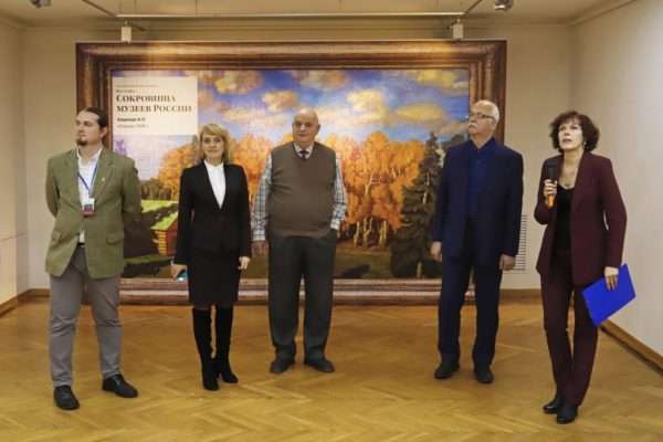 В воронежский музей Крамского привезли полотна известных художников России В воронежский музей Крамского привезли полотна известных художников России