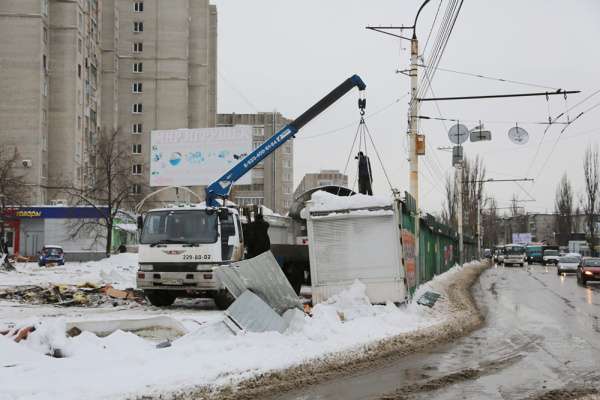 Воронежские власти за два дня ликвидировали треть Остужевского рынка Воронежские власти за два дня ликвидировали треть Остужевского рынка