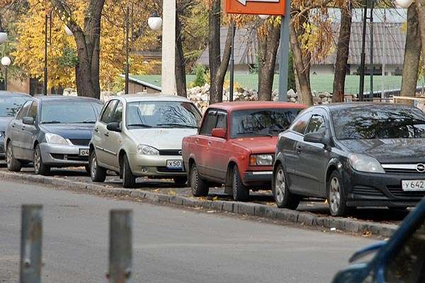 Воронежские власти все же взялись за платные парковки Воронежские власти все же взялись за платные парковки