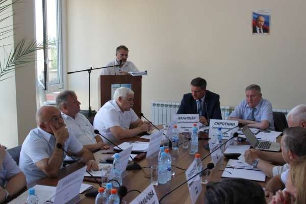 Воронежского оппозиционера Анатолия Пастухова попросили покинуть ТИК Воронежского оппозиционера Анатолия Пастухова попросили покинуть ТИК
