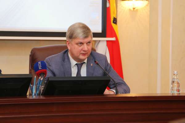 Мэр Воронежа потребовал эффективности от федеральных и областных инвестиций Мэр Воронежа потребовал эффективности от федеральных и областных инвестиций